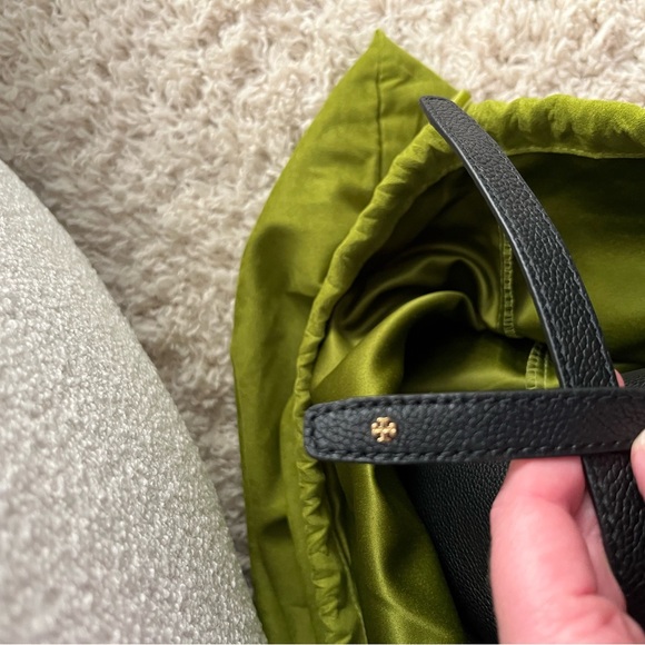 Tory Burch Black Romi Leather Tote - Picture 10 of 10